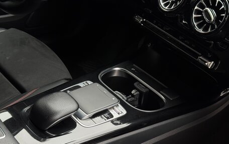 Mercedes-Benz A-Класс, 2019 год, 1 800 000 рублей, 23 фотография