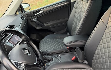 Volkswagen Tiguan II, 2019 год, 2 550 000 рублей, 10 фотография