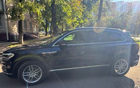 Volkswagen Touareg III, 2019 год, 4 600 000 рублей, 2 фотография