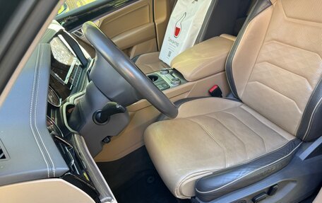 Volkswagen Touareg III, 2019 год, 4 600 000 рублей, 8 фотография