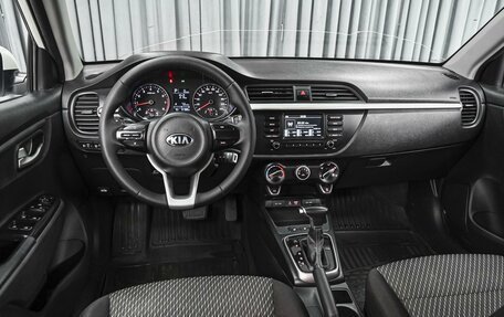 KIA Rio IV, 2018 год, 929 000 рублей, 16 фотография