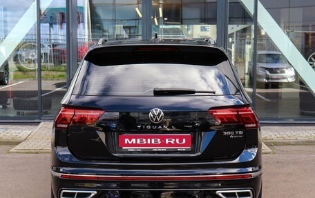 Volkswagen Tiguan II, 2023 год, 3 997 000 рублей, 5 фотография