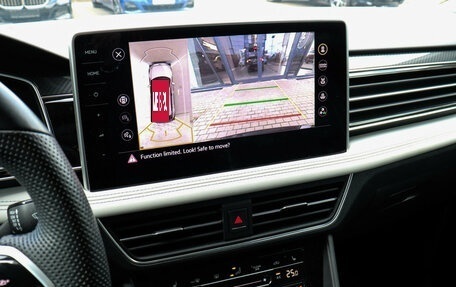 Volkswagen Tiguan II, 2023 год, 3 997 000 рублей, 12 фотография