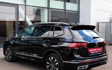 Volkswagen Tiguan II, 2023 год, 3 997 000 рублей, 6 фотография