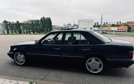 Mercedes-Benz E-Класс, 1994 год, 500 000 рублей, 4 фотография