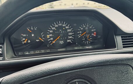 Mercedes-Benz E-Класс, 1994 год, 500 000 рублей, 12 фотография