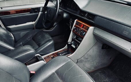 Mercedes-Benz E-Класс, 1994 год, 500 000 рублей, 10 фотография