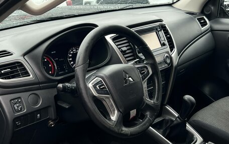 Mitsubishi L200 IV рестайлинг, 2019 год, 2 249 000 рублей, 10 фотография