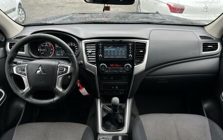 Mitsubishi L200 IV рестайлинг, 2019 год, 2 249 000 рублей, 11 фотография