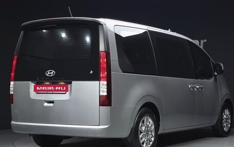 Hyundai Staria, 2024 год, 3 901 000 рублей, 2 фотография