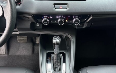 Honda Vezel, 2023 год, 1 865 000 рублей, 15 фотография