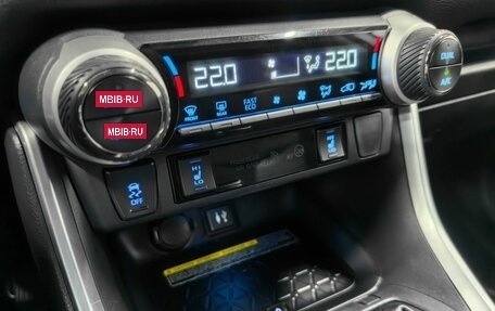 Toyota RAV4, 2020 год, 3 400 000 рублей, 21 фотография