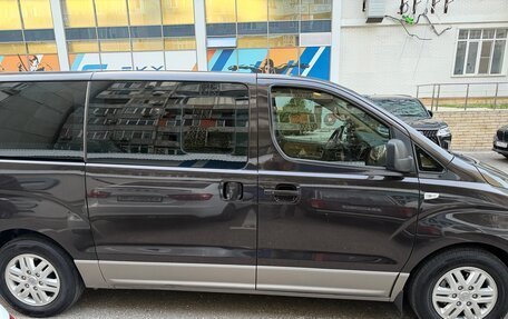 Hyundai H-1 II рестайлинг, 2017 год, 2 200 000 рублей, 14 фотография