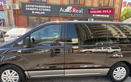 Hyundai H-1 II рестайлинг, 2017 год, 2 200 000 рублей, 6 фотография