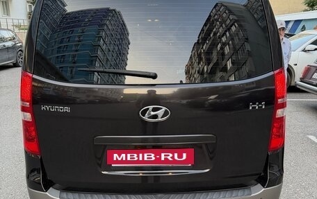 Hyundai H-1 II рестайлинг, 2017 год, 2 200 000 рублей, 17 фотография