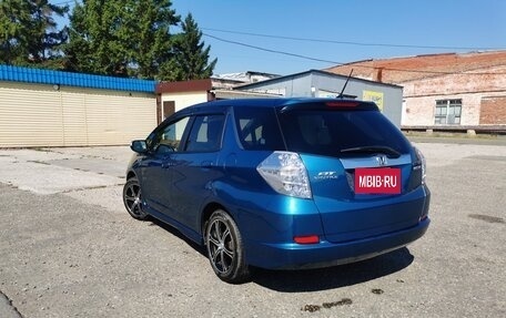 Honda Fit Shuttle I рестайлинг, 2012 год, 800 000 рублей, 3 фотография