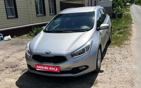 KIA cee'd III, 2013 год, 1 050 000 рублей, 2 фотография