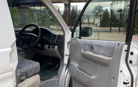 Mazda Bongo Friendee i рестайлинг, 2001 год, 580 000 рублей, 17 фотография