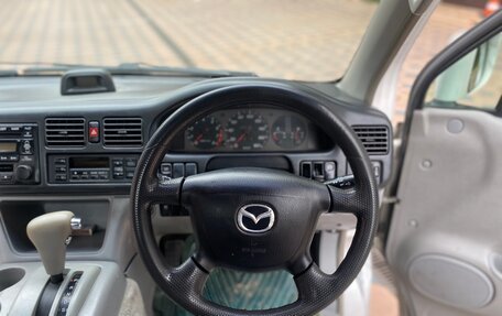 Mazda Bongo Friendee i рестайлинг, 2001 год, 580 000 рублей, 24 фотография