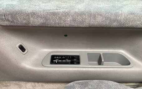 Mazda Bongo Friendee i рестайлинг, 2001 год, 580 000 рублей, 23 фотография