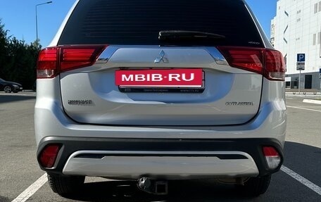 Mitsubishi Outlander III рестайлинг 3, 2018 год, 1 650 000 рублей, 7 фотография