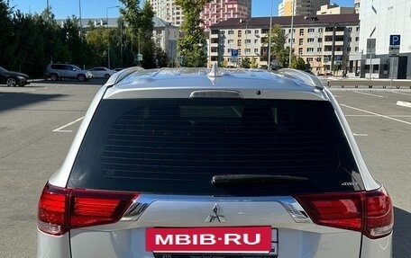 Mitsubishi Outlander III рестайлинг 3, 2018 год, 1 650 000 рублей, 6 фотография