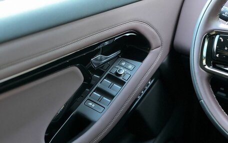 Land Rover Range Rover Evoque II, 2025 год, 5 990 000 рублей, 26 фотография
