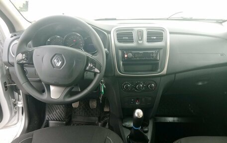 Renault Sandero II рестайлинг, 2015 год, 730 000 рублей, 5 фотография