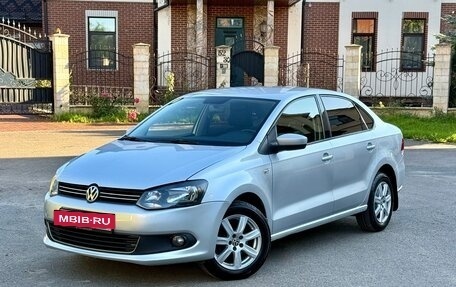 Volkswagen Polo VI (EU Market), 2012 год, 815 000 рублей, 2 фотография
