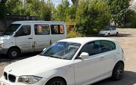 BMW 1 серия, 2011 год, 760 000 рублей, 2 фотография