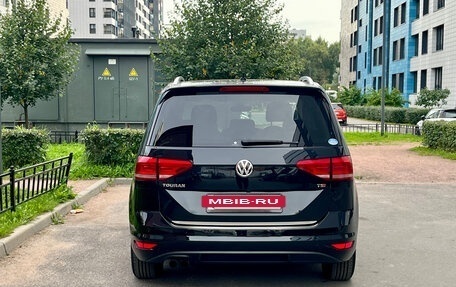 Volkswagen Touran III, 2017 год, 1 600 000 рублей, 5 фотография