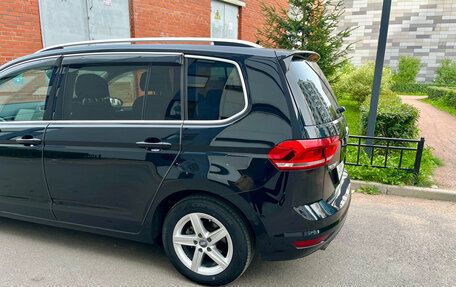 Volkswagen Touran III, 2017 год, 1 600 000 рублей, 11 фотография