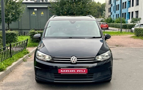 Volkswagen Touran III, 2017 год, 1 600 000 рублей, 9 фотография