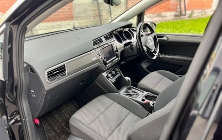 Volkswagen Touran III, 2017 год, 1 600 000 рублей, 17 фотография