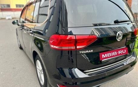 Volkswagen Touran III, 2017 год, 1 600 000 рублей, 12 фотография