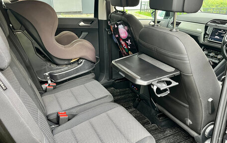 Volkswagen Touran III, 2017 год, 1 600 000 рублей, 22 фотография
