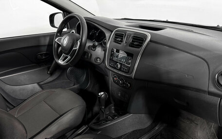 Renault Logan II, 2019 год, 1 230 000 рублей, 13 фотография