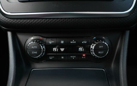 Mercedes-Benz A-Класс, 2017 год, 1 599 000 рублей, 24 фотография