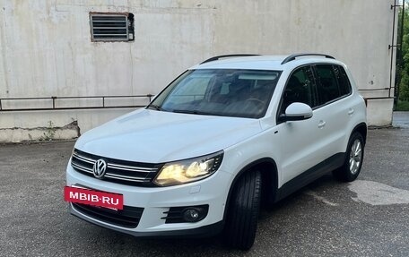 Volkswagen Tiguan I, 2015 год, 1 780 000 рублей, 2 фотография