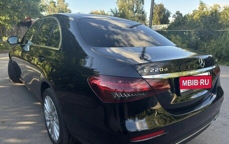 Mercedes-Benz E-Класс, 2021 год, 3 650 000 рублей, 2 фотография