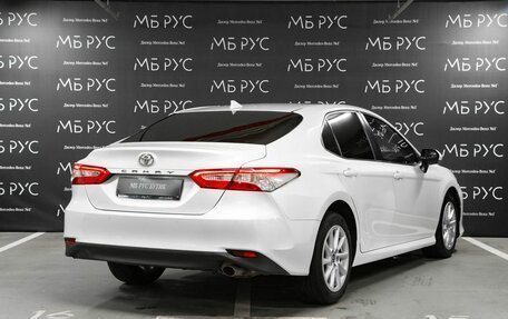 Toyota Camry, 2021 год, 2 950 000 рублей, 3 фотография
