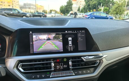 BMW 3 серия, 2019 год, 3 350 000 рублей, 18 фотография