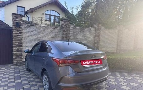 Hyundai Solaris II рестайлинг, 2021 год, 1 500 000 рублей, 2 фотография