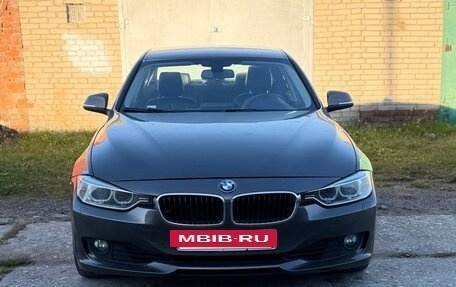 BMW 3 серия, 2011 год, 2 фотография