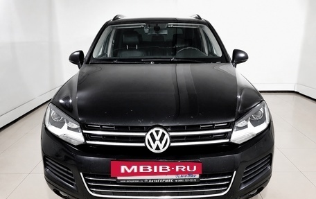Volkswagen Touareg III, 2011 год, 1 380 000 рублей, 2 фотография