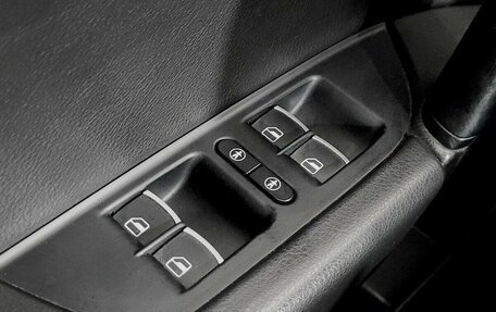 Volkswagen Touareg III, 2011 год, 1 380 000 рублей, 10 фотография