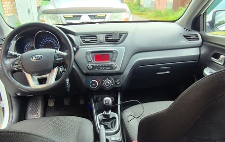 KIA Rio III рестайлинг, 2014 год, 950 000 рублей, 26 фотография