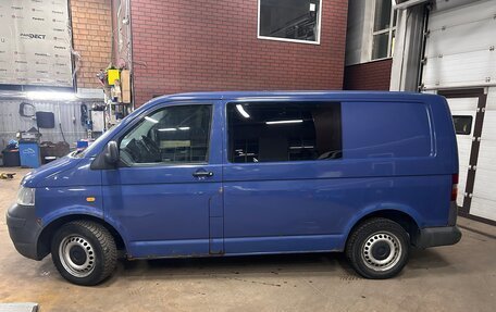 Volkswagen Transporter T5 рестайлинг, 2007 год, 640 000 рублей, 2 фотография