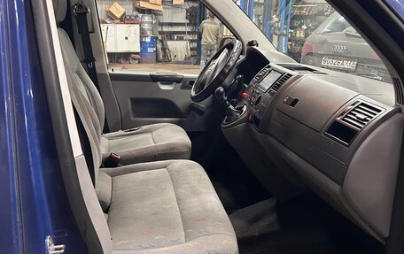 Volkswagen Transporter T5 рестайлинг, 2007 год, 640 000 рублей, 10 фотография