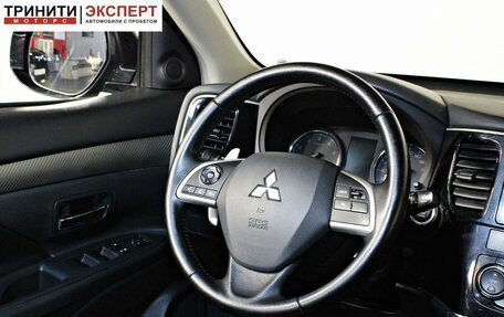 Mitsubishi Outlander III рестайлинг 3, 2014 год, 1 637 000 рублей, 11 фотография